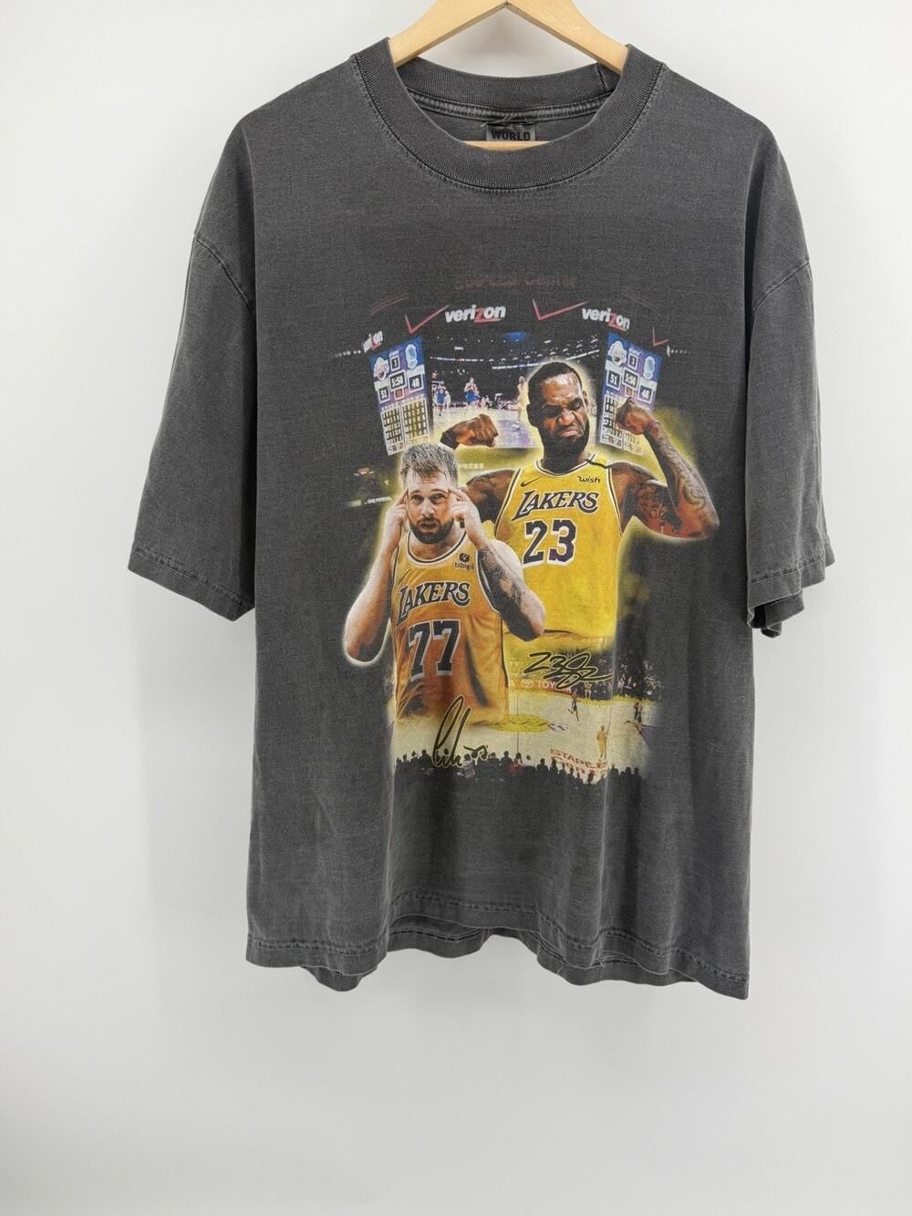 LeBron James Lakers Graphic T Shirt XL World Famous Black